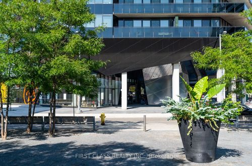 416-21 Lawren Harris Sq, Toronto, ON, M5A0T4 | Card Image