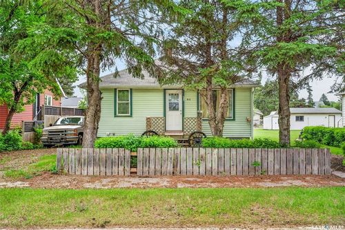 216 1st Avenue S, Melfort, SK, S0E1A0 | Card Image