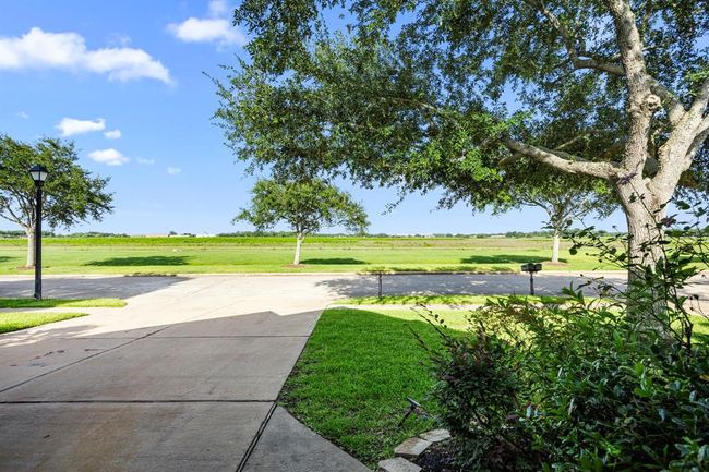 14214 Ayers Rock Rd, House other with 3 bedrooms, 2 bathrooms and 2 parking in Sugar Land TX | Image 4