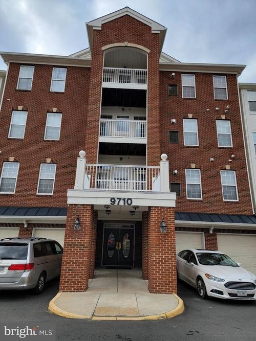 unit-301-9710 Handerson Pl, MANASSAS PARK, VA, 20111-7038 | Card Image