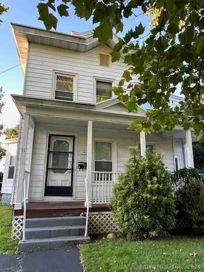 31 Silver Street, Home with 5 bedrooms, 2 bathrooms and 4 parking in Middletown CT | Image 1