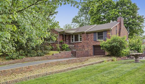 208 Trahern Ln, Clarksville, TN, 37040-3566 | Card Image