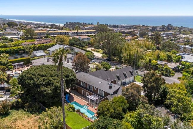 512 S Granados Ave, House other with 5 bedrooms, 5 bathrooms and 8 parking in Solana Beach CA | Image 21