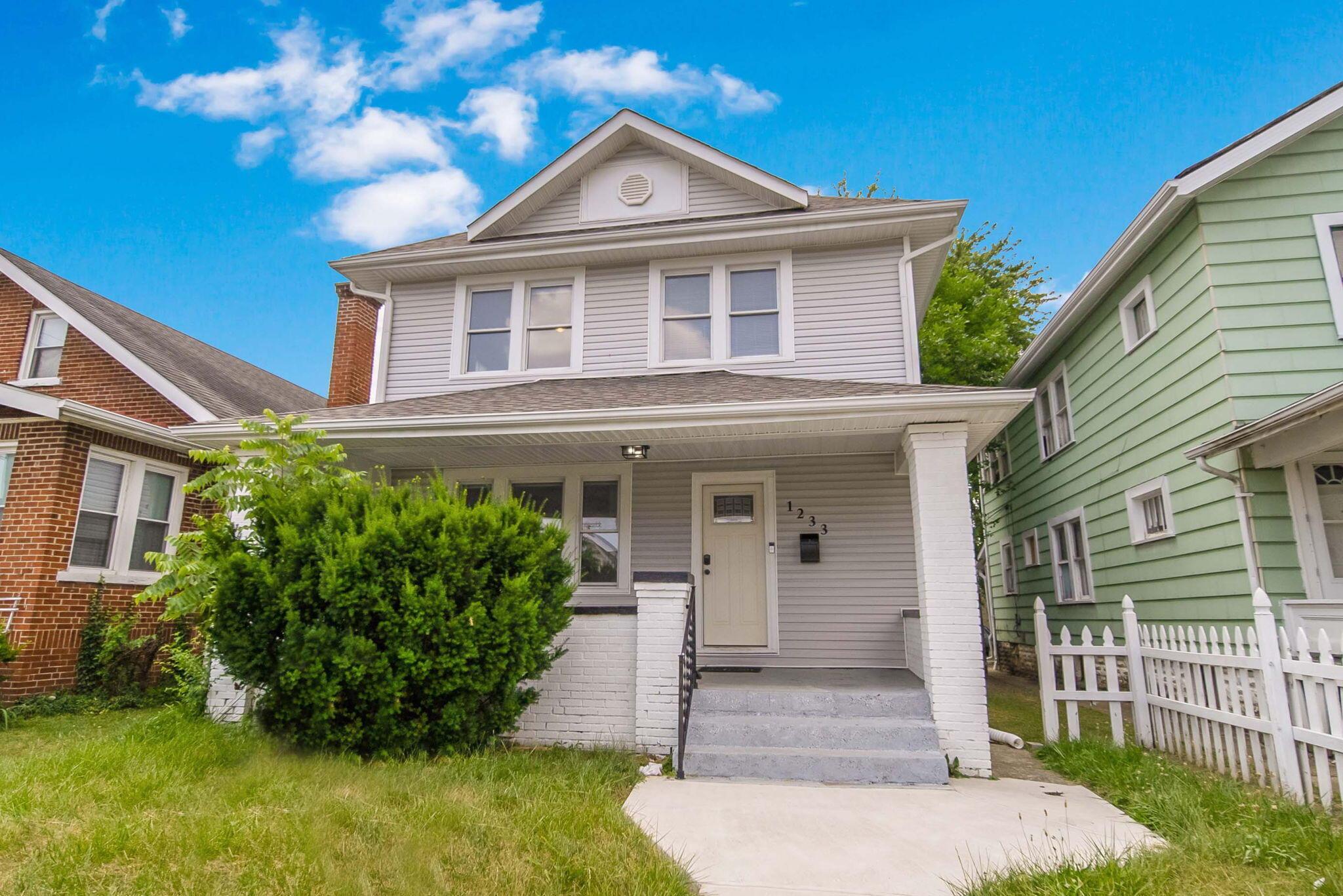 Oakwood Ave, Columbus, OH 43206