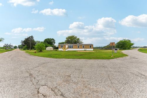 1734 Colorado St, Smithville, TX, 78957-1231 | Card Image