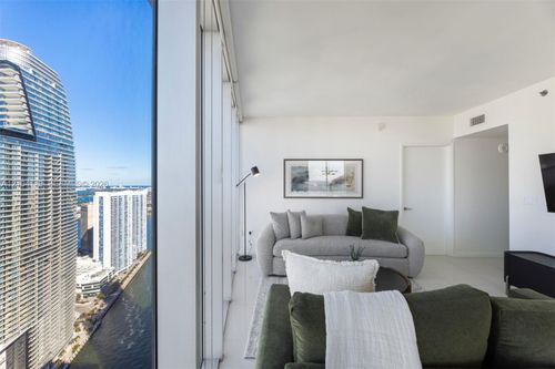4804-485 Brickell Ave, Miami, FL, 33131-2767 | Card Image
