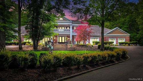 98 Cliff Rd, Port Jefferson, NY, 11777-1033 | Card Image