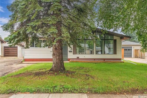 10 Macdonald Cres, Saskatoon, SK, S7H3G6 | Card Image