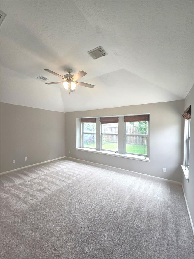 1907 Lazy Hollow Ln, House other with 3 bedrooms, 2 bathrooms and 2 parking in Pearland TX | Image 13