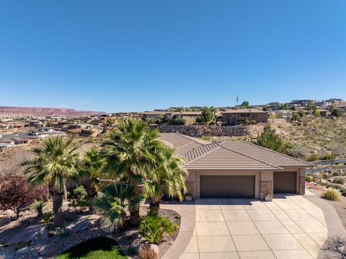 2376 E Stone Crest Cir, St George, UT, 84790-6171 | Card Image