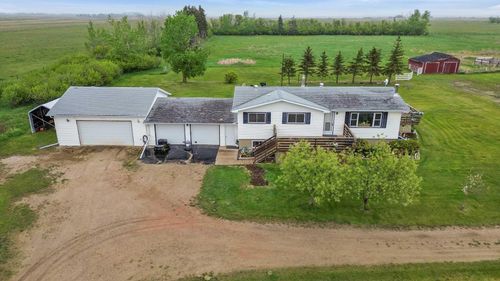 18032 Hwy 593, Botha, AB, T0C0N0 | Card Image