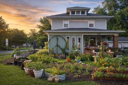 210 6th St, Mendota, IL, 61342-1837 | Card Image