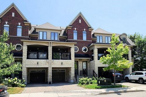 71 Dryden Way, Etobicoke, ON, M9R0B2 | Card Image