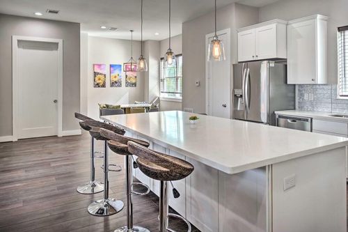 6403 Bowling Green St, Houston, TX, 77021-2213 | Card Image