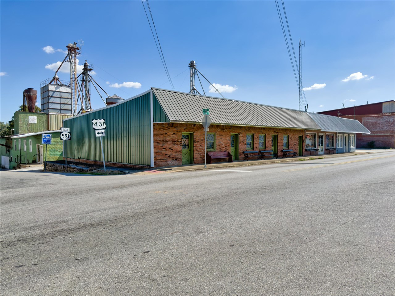 103 E Gallatin St, Adairville, KY 42202