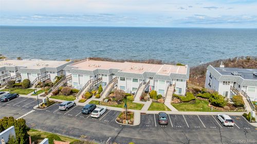 801 Bluffs Dr N, Calverton, NY, 11933-1298 | Card Image