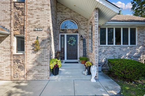7810 W 102nd St, Palos Hills, IL, 60465-1525 | Card Image