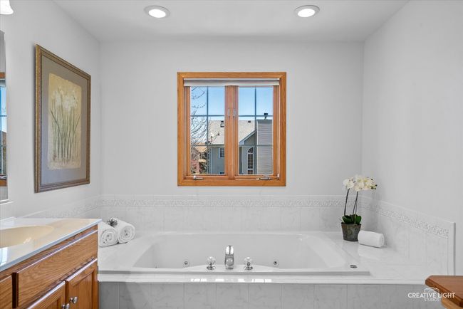 406 Camden Cir, House other with 4 bedrooms, 4 bathrooms and 3 parking in Oswego IL | Image 18