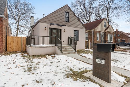 11055 S Avenue C, Chicago, IL, 60617-6830 | Card Image