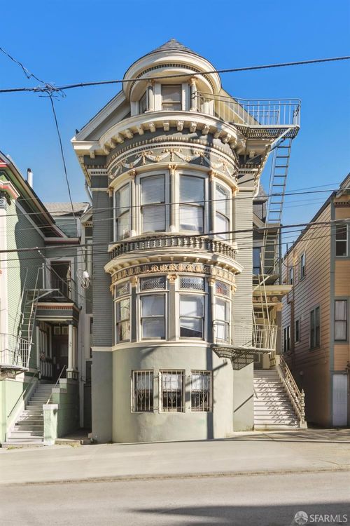 152 Central Avenue, San Francisco, CA, 94117 | Card Image