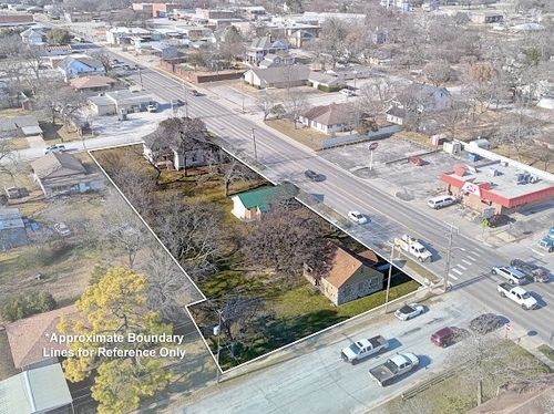 400 S Broad St, Saint Jo, TX, 76265 | Card Image