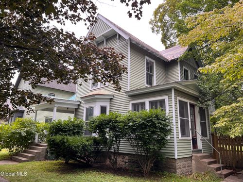 31 Madison Ave, Saratoga Springs, NY, 12866-3517 | Card Image