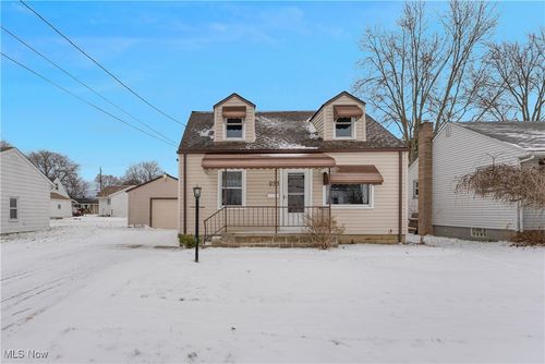 255 Bouquet Ave, Youngstown, OH, 44509-2902 | Card Image