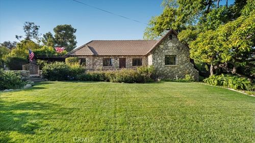 2304 Rosedale Curv, Upland, CA, 91784-1064 | Card Image