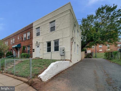 1946 I St Ne, WASHINGTON, DC, 20002-4123 | Card Image
