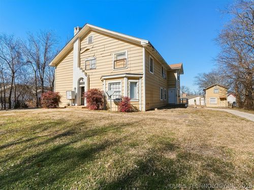 118 W 18th St, Ada, OK, 74820-7623 | Card Image