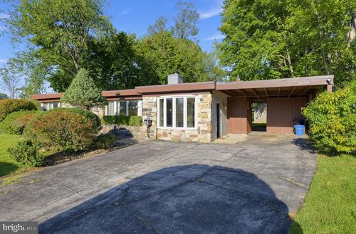 2155 Kingswood Ln, BROOMALL, PA, 19008-2203 | Card Image