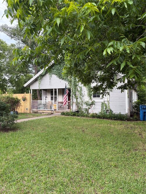 501 W Roosevelt Ave, Whitney, TX, 76692-2126 | Card Image