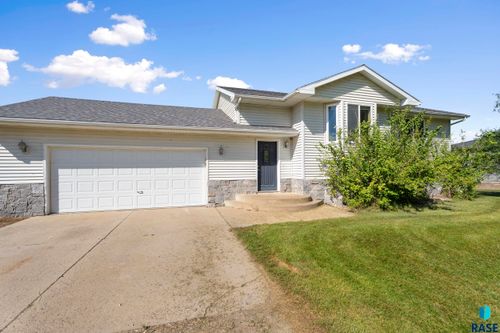 46466 Country Ln Lane, Hartford, SD, 57033 | Card Image