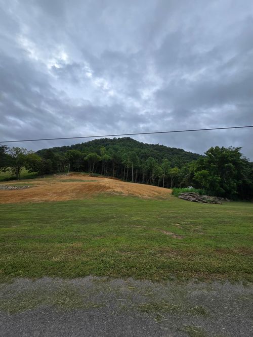 414 Kyle Valley Rd, Eidson, TN, 37731-1704 | Card Image
