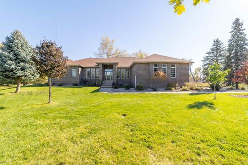 405 Hiddenwood Holw, Jefferson, SD, 57038-6876 | Card Image
