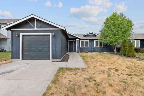 866 Se Kristin Way, Madras, OR, 97741-9126 | Card Image