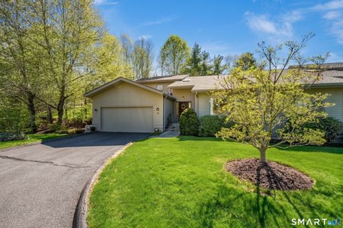 5 Boxwood Cir, Avon, CT, 06001-3937 | Card Image