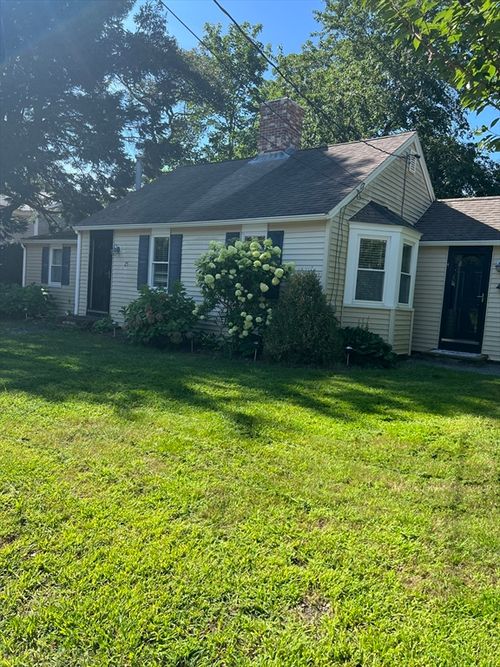 25 Centerville Ave, Centerville, MA, 02632-3703 | Card Image