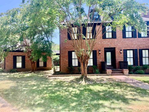 63 Valley Estates Ct, Little Rock, AR, 72212-4407 | Card Image