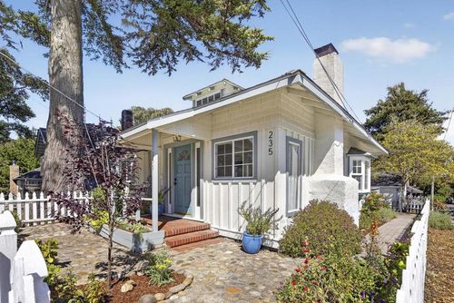 235 Chestnut St, Pacific Grove, CA, 93950-3105 | Card Image