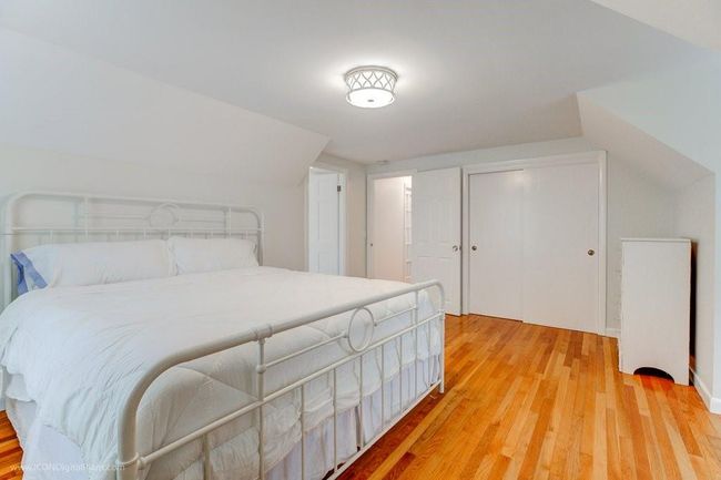 569 Turner Rd, Home with 4 bedrooms, 3 bathrooms and 6 parking in Middletown RI | Image 22
