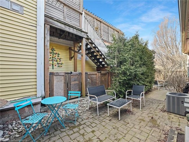 80 Ferrie St W, House other with 2 bedrooms, 2 bathrooms and 1 parking in Hamilton ON | Image 31