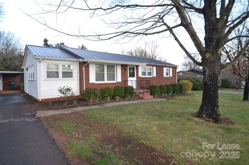 2037 N Deal Ave, Newton, NC, 28658-3712 | Card Image