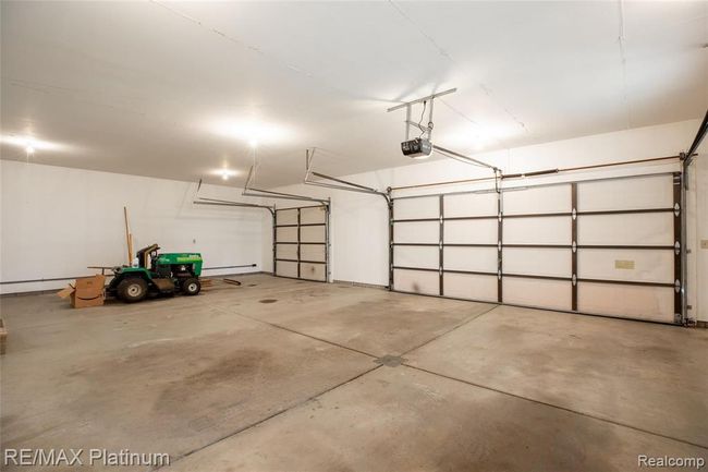 Super large 3+ garage! | Image 31