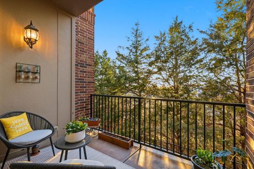 13641 Cobblestone Dr, Farmers Branch, TX, 75244-8111 | Card Image