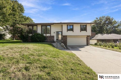 6111 S 93rd Street, Omaha, NE, 68127 | Card Image