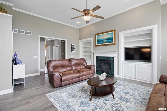 2139 Cromwell Cir, House other with 5 bedrooms, 5 bathrooms and null parking in Davenport IA | Image 8