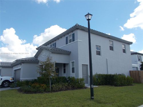 879 Se 26th Ter, Homestead, FL, 33035-2592 | Card Image