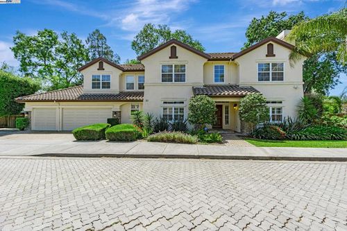135 Cara Ct, Walnut Creek, CA, 94596-6724 | Card Image