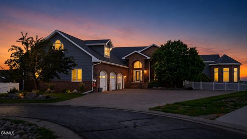 1916 Harding Pl, Bismarck, ND, 58501-2386 | Card Image